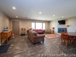 2201 June Hill Road Kingston, OK 73439