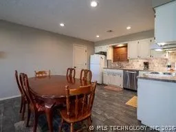 2201 June Hill Road Kingston, OK 73439