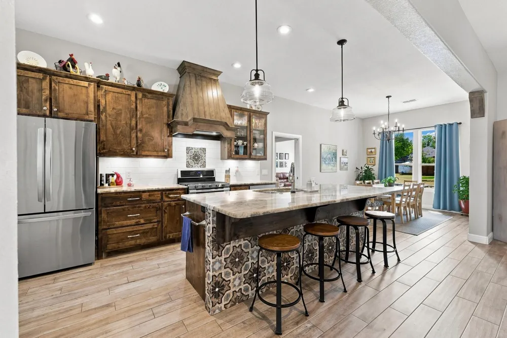 603 E Burks Street Pilot Point, TX 76258