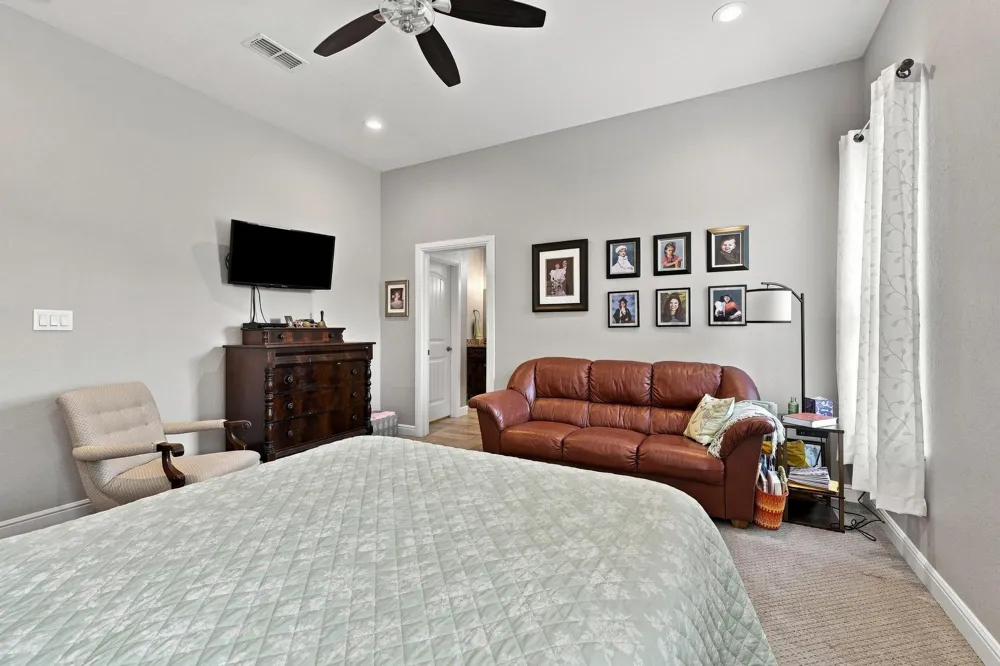 603 E Burks Street Pilot Point, TX 76258