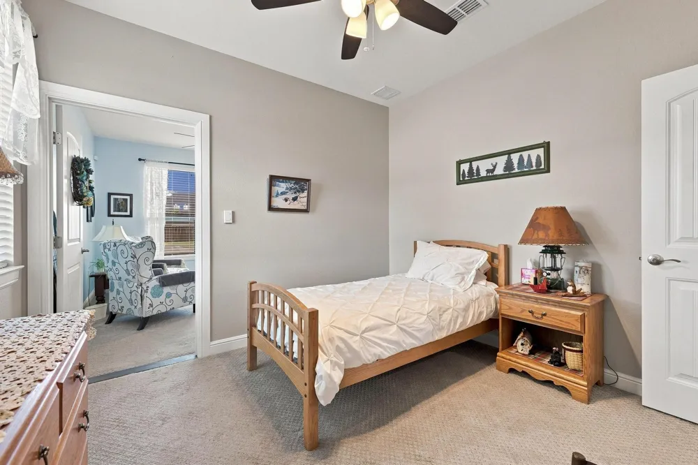 603 E Burks Street Pilot Point, TX 76258