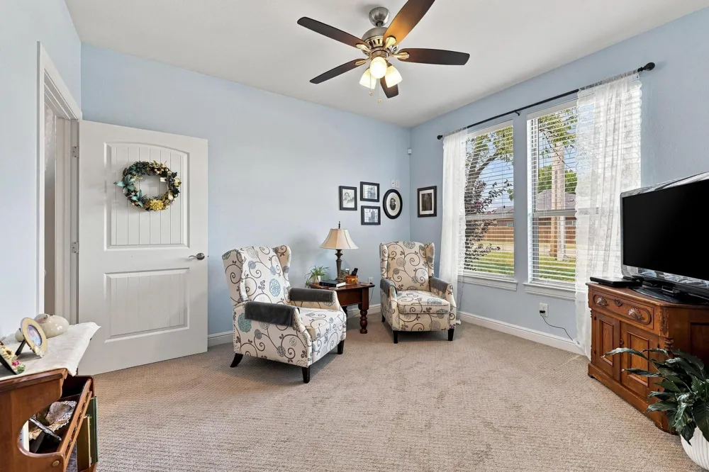 603 E Burks Street Pilot Point, TX 76258