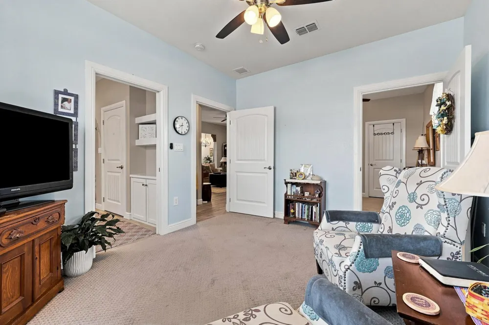 603 E Burks Street Pilot Point, TX 76258