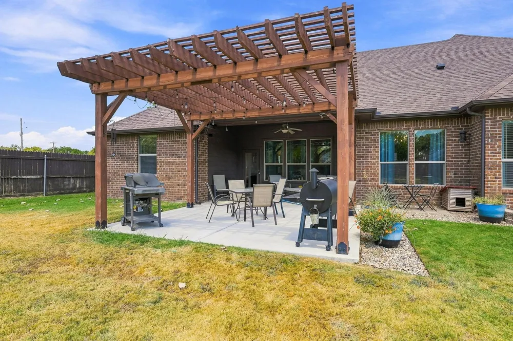 603 E Burks Street Pilot Point, TX 76258