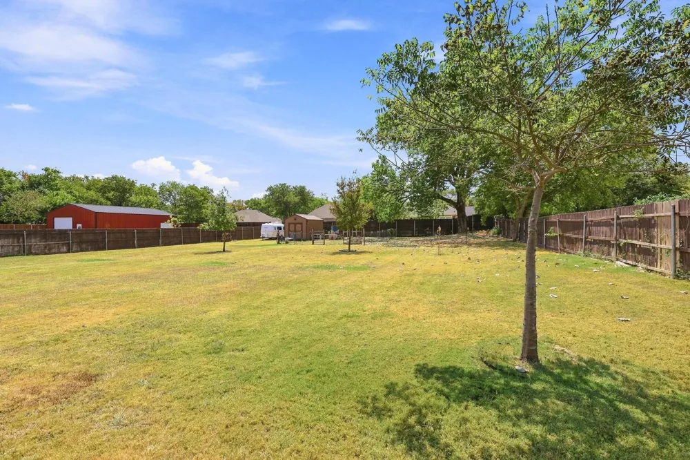 603 E Burks Street Pilot Point, TX 76258