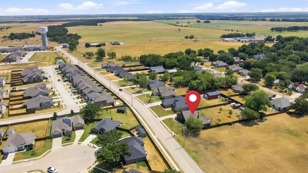 603 E Burks Street Pilot Point, TX 76258