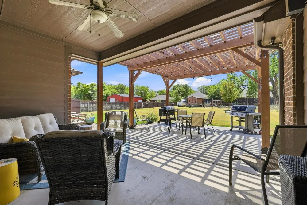603 E Burks Street Pilot Point, TX 76258