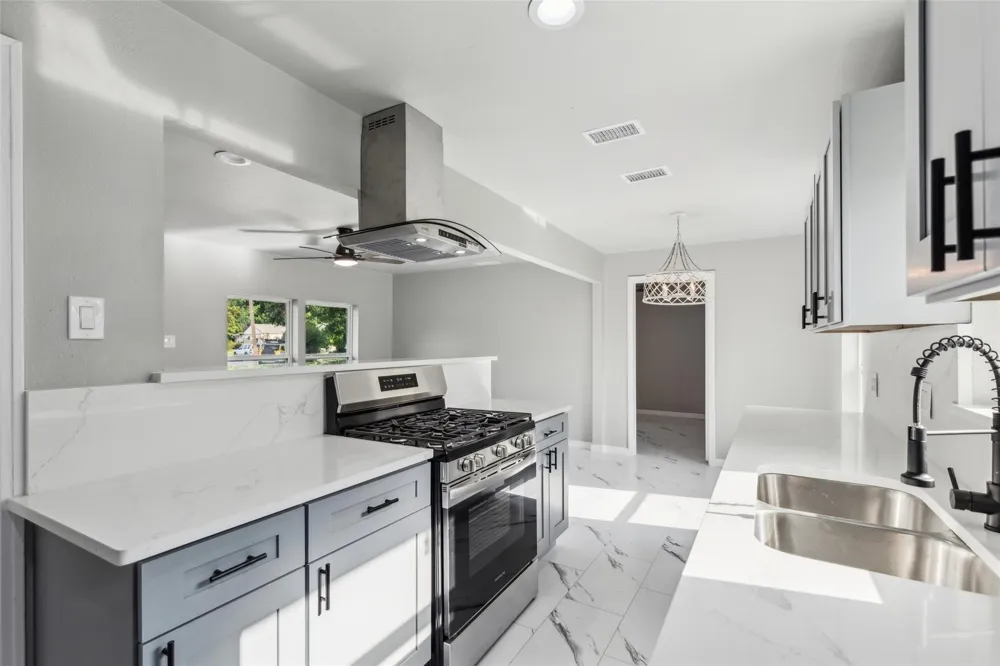 2504 Avon Drive Garland, TX 75041