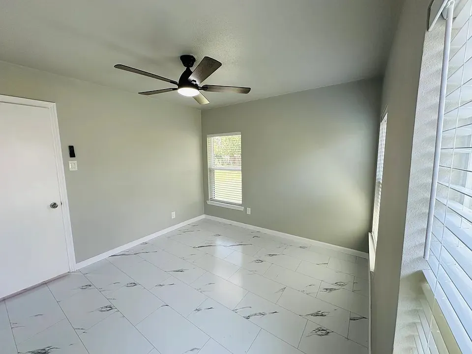 2504 Avon Drive Garland, TX 75041