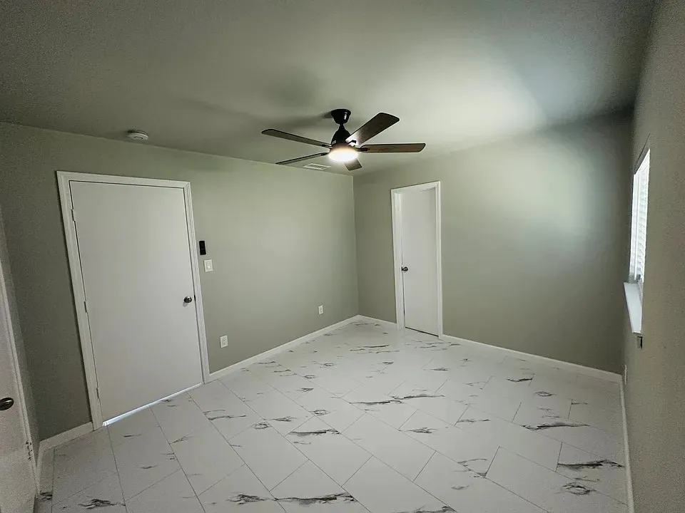 2504 Avon Drive Garland, TX 75041