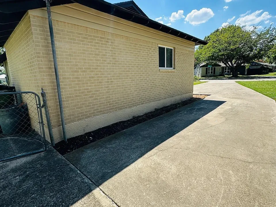 2504 Avon Drive Garland, TX 75041