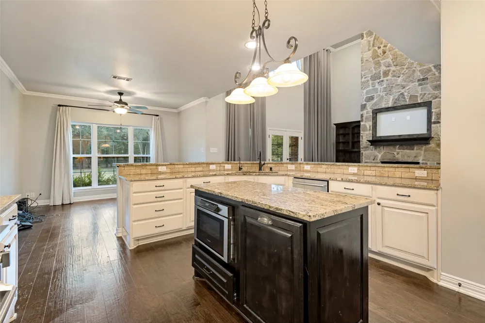 2144 Cross Creek Drive Scurry, TX 75158