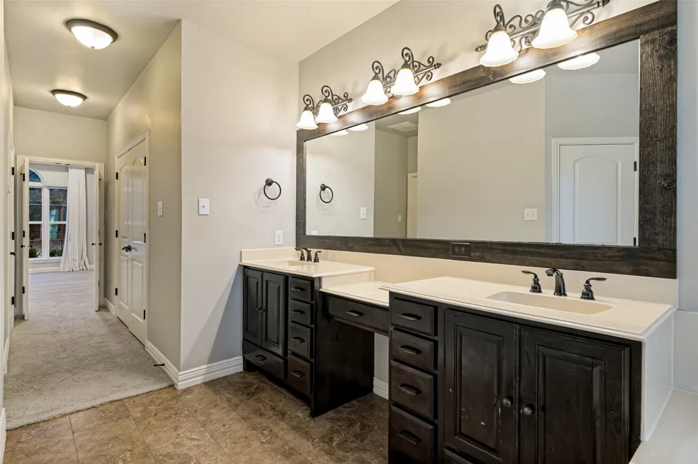 2144 Cross Creek Drive Scurry, TX 75158