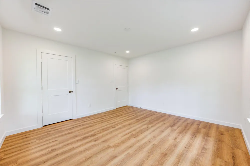 713 S Holland Street Bellville, TX 77418