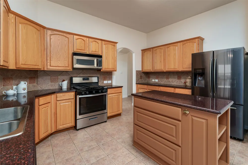 6633 Chalk River Drive Fort Worth, TX 76179