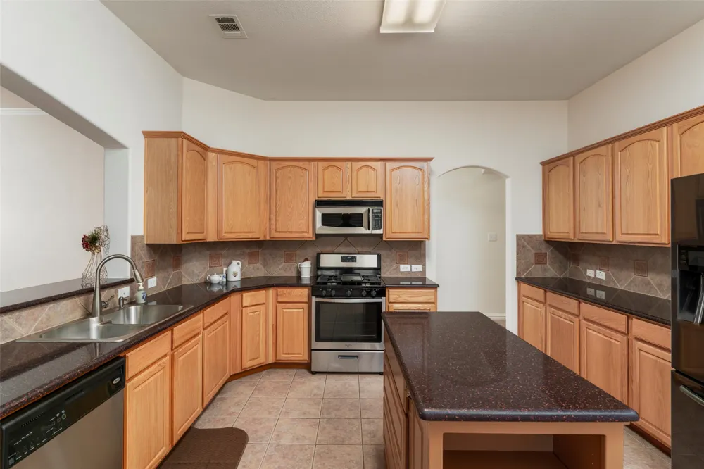 6633 Chalk River Drive Fort Worth, TX 76179