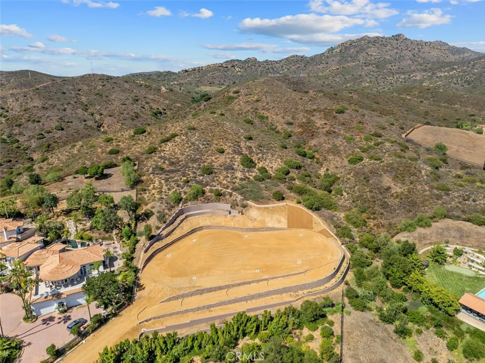 4774 Golf Course Westlake Village, CA 91362