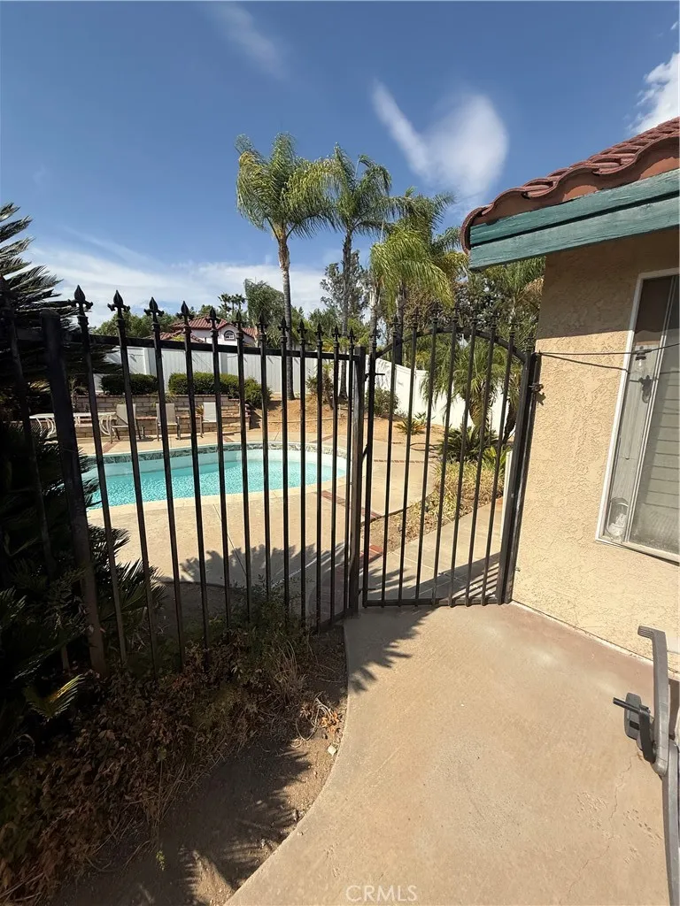 11551 Knoll Vista Moreno Valley, CA 92555