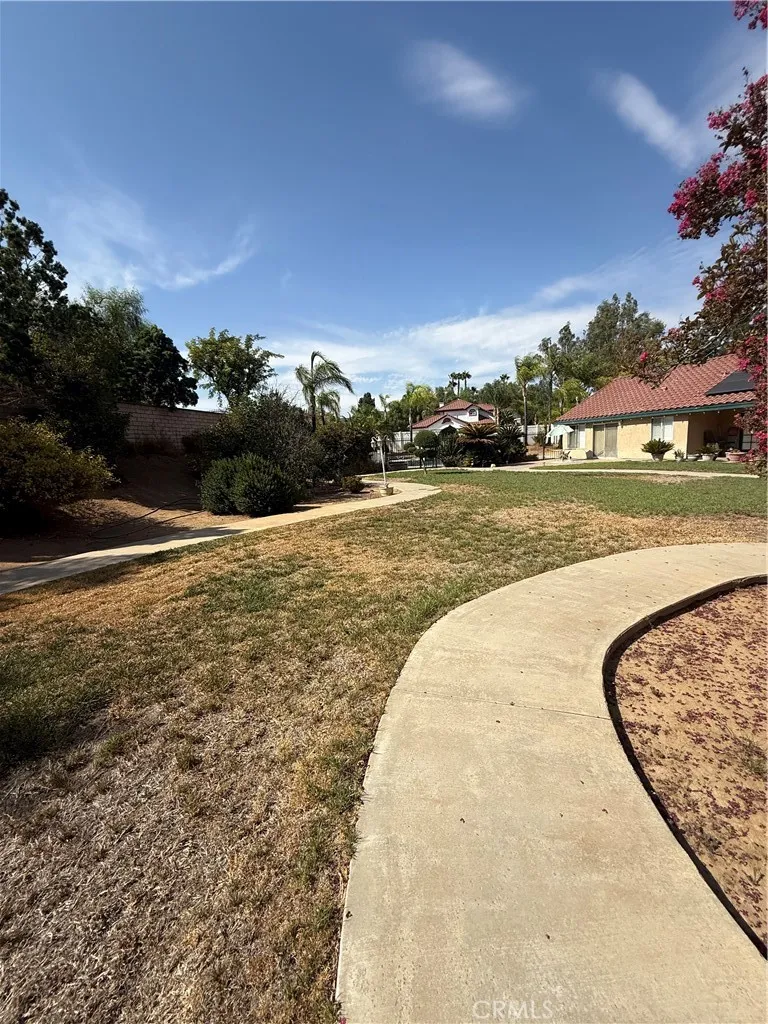 11551 Knoll Vista Moreno Valley, CA 92555