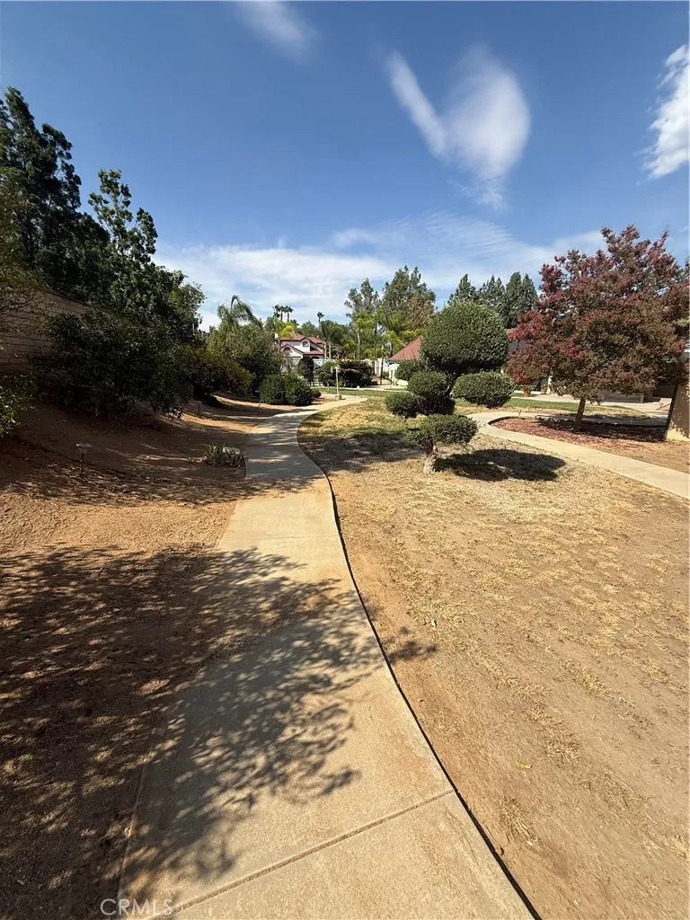 11551 Knoll Vista Moreno Valley, CA 92555