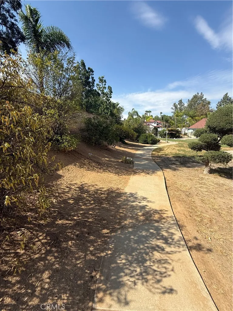 11551 Knoll Vista Moreno Valley, CA 92555