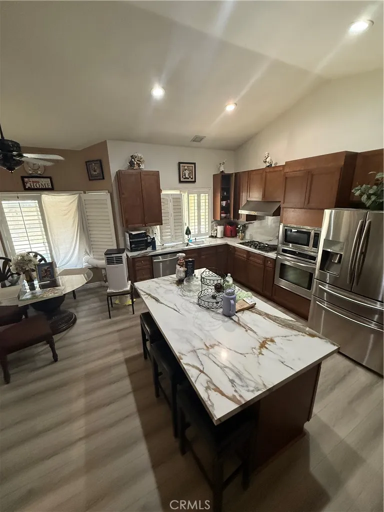 11551 Knoll Vista Moreno Valley, CA 92555