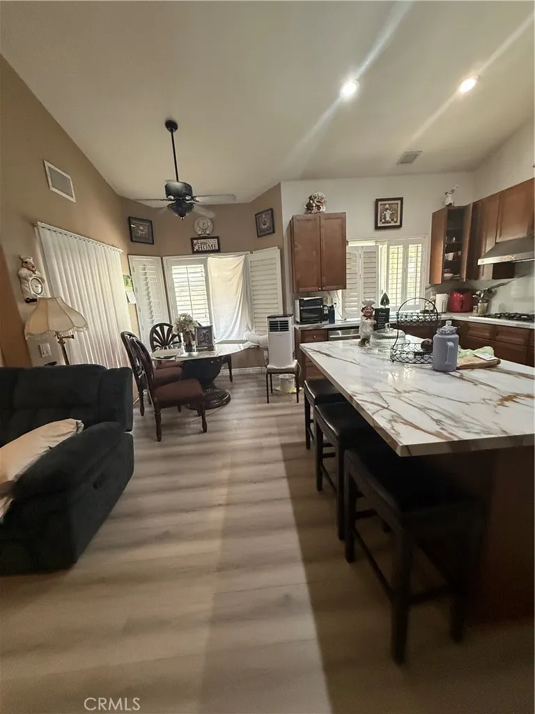 11551 Knoll Vista Moreno Valley, CA 92555