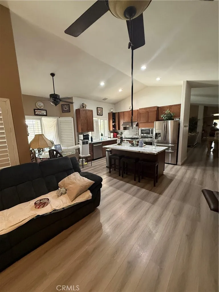 11551 Knoll Vista Moreno Valley, CA 92555