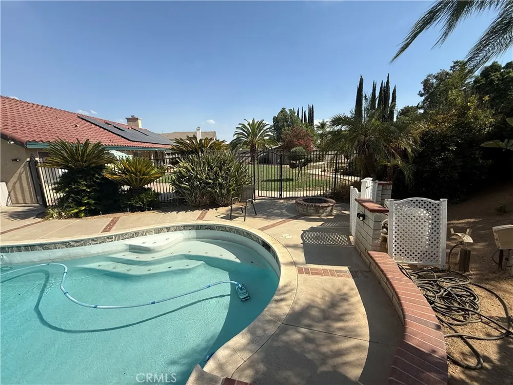 11551 Knoll Vista Moreno Valley, CA 92555