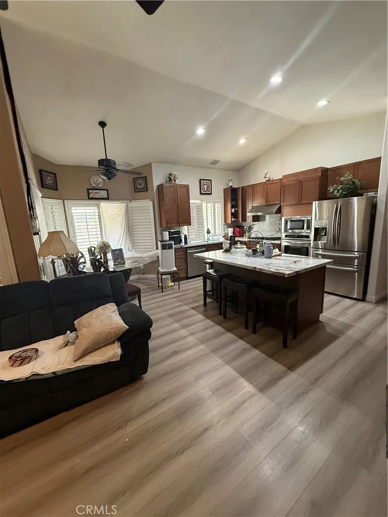 11551 Knoll Vista Moreno Valley, CA 92555