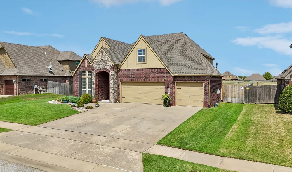 4400 W Oakridge Street Broken Arrow, OK 74012