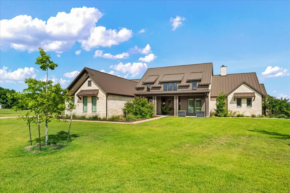 1284 COUNTY ROAD 4940 Leonard, TX 75452