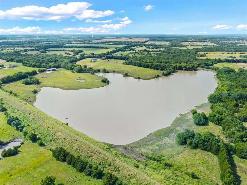 1284 COUNTY ROAD 4940 Leonard, TX 75452
