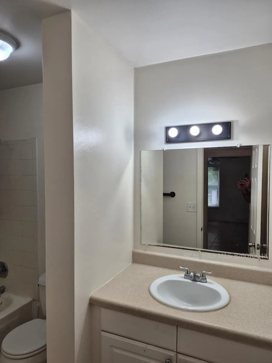 6000 NW 7TH STREET #21 Margate, FL 33063