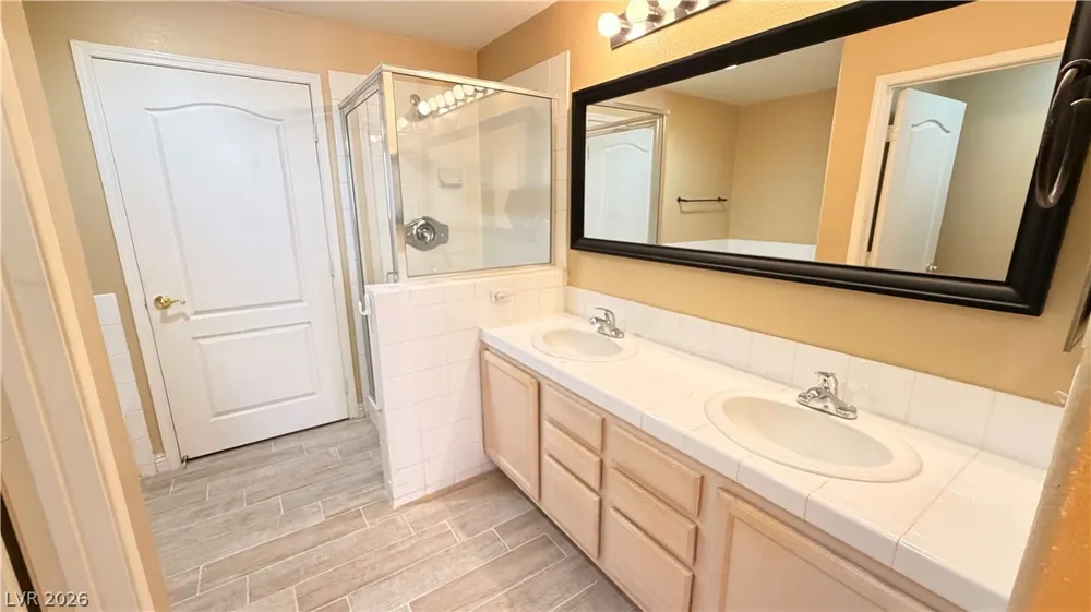 2325 Windmill Parkway #1613 Henderson, NV 89074