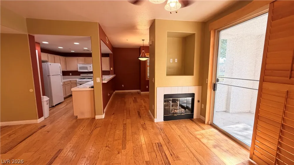 2325 Windmill Parkway #1613 Henderson, NV 89074