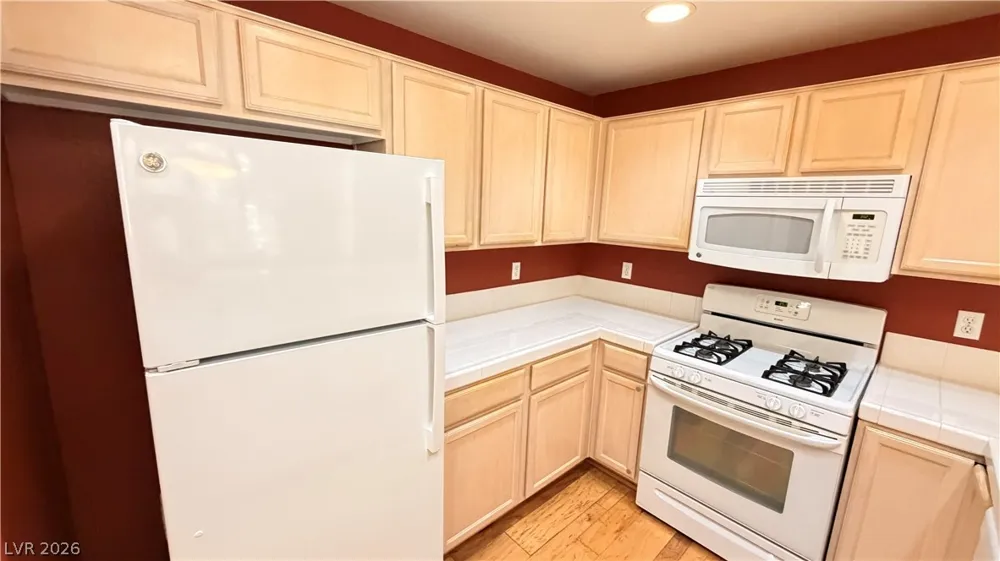 2325 Windmill Parkway #1613 Henderson, NV 89074