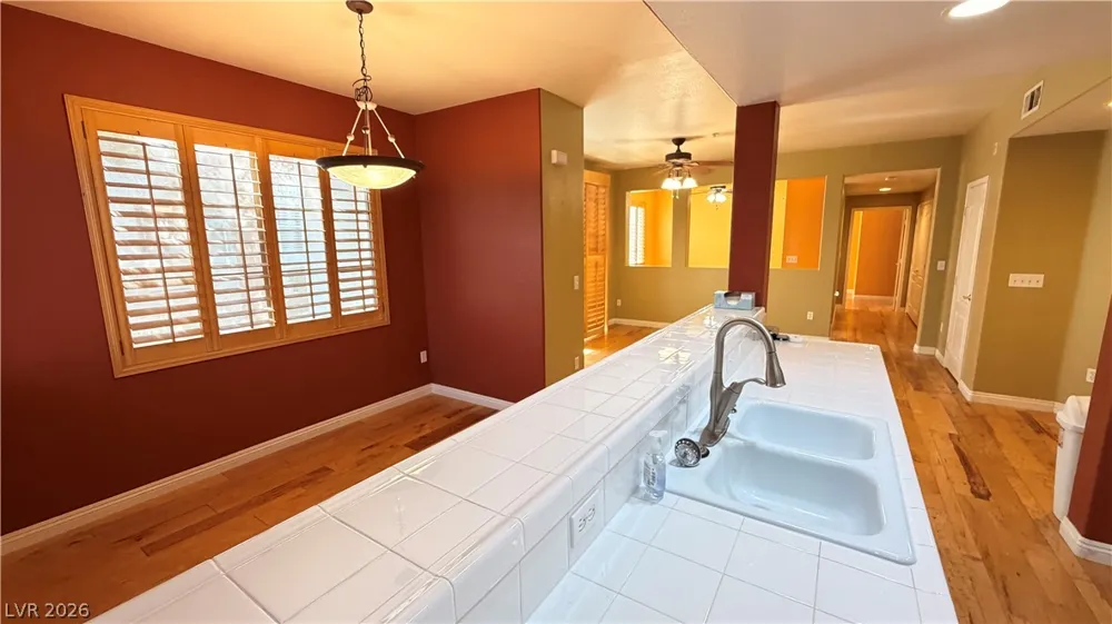 2325 Windmill Parkway #1613 Henderson, NV 89074