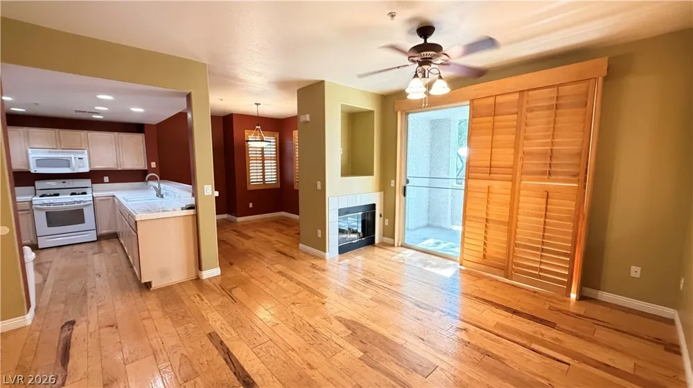 2325 Windmill Parkway #1613 Henderson, NV 89074