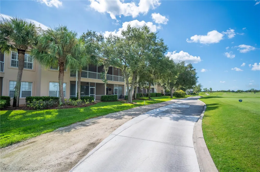 411 ENCLAVE PLACE #411 Lakeland, FL 33803