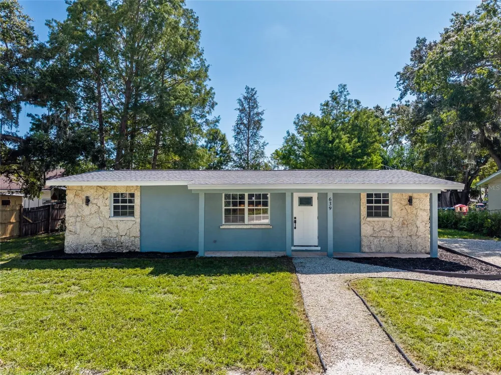 639 HAND AVENUE Sarasota, FL 34232