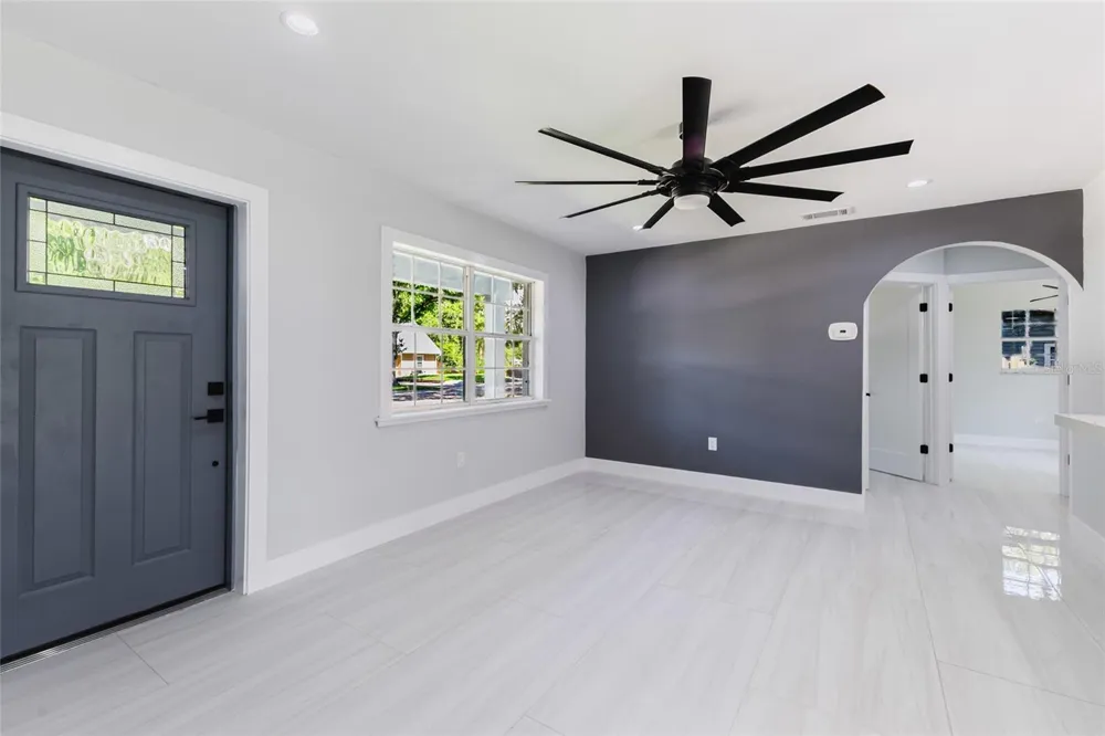 639 HAND AVENUE Sarasota, FL 34232