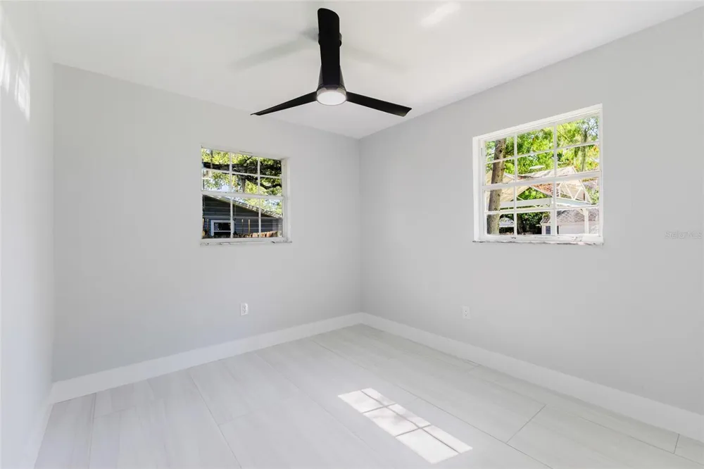 639 HAND AVENUE Sarasota, FL 34232
