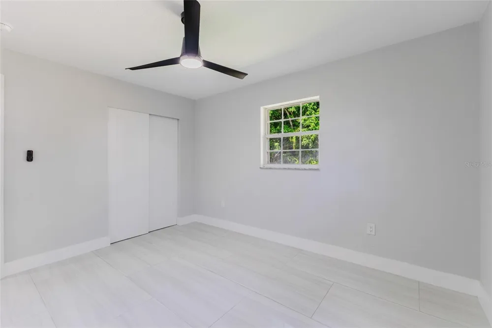 639 HAND AVENUE Sarasota, FL 34232