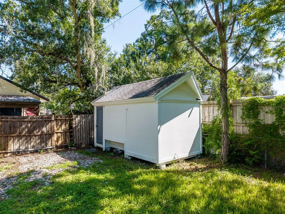 639 HAND AVENUE Sarasota, FL 34232