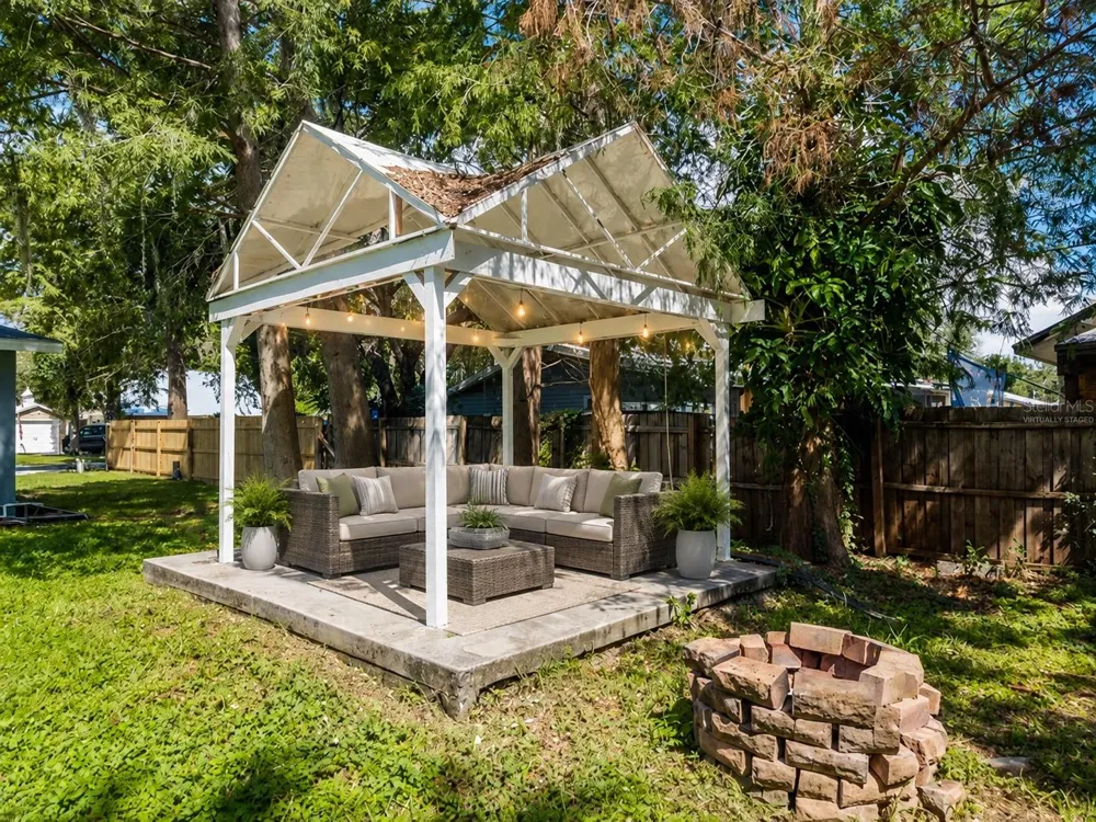 639 HAND AVENUE Sarasota, FL 34232