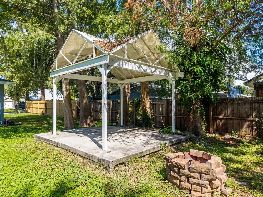 639 HAND AVENUE Sarasota, FL 34232