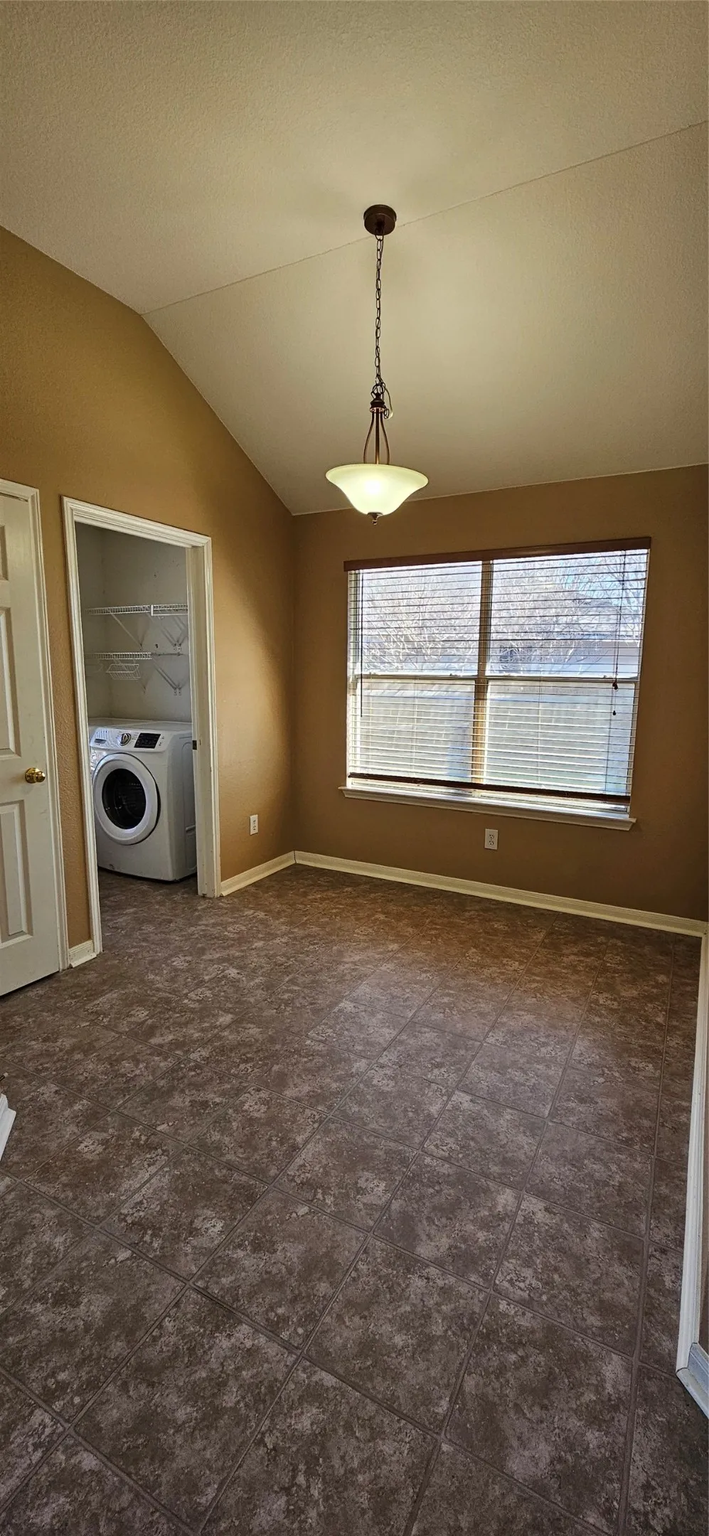 107 HELEN Cove Hutto, TX 78634