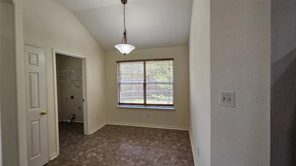 107 HELEN Cove Hutto, TX 78634