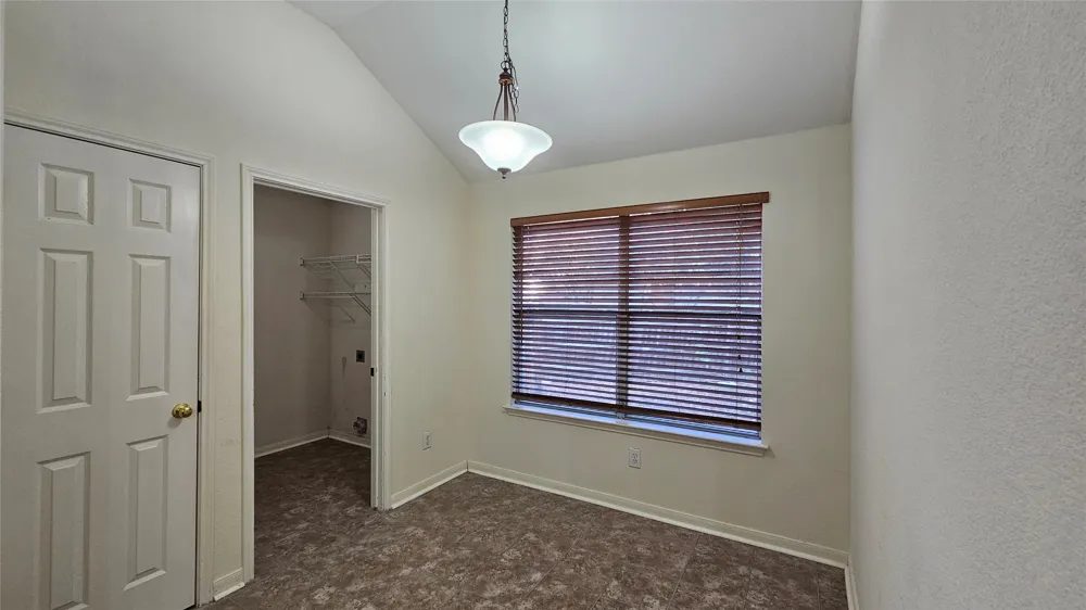 107 HELEN Cove Hutto, TX 78634